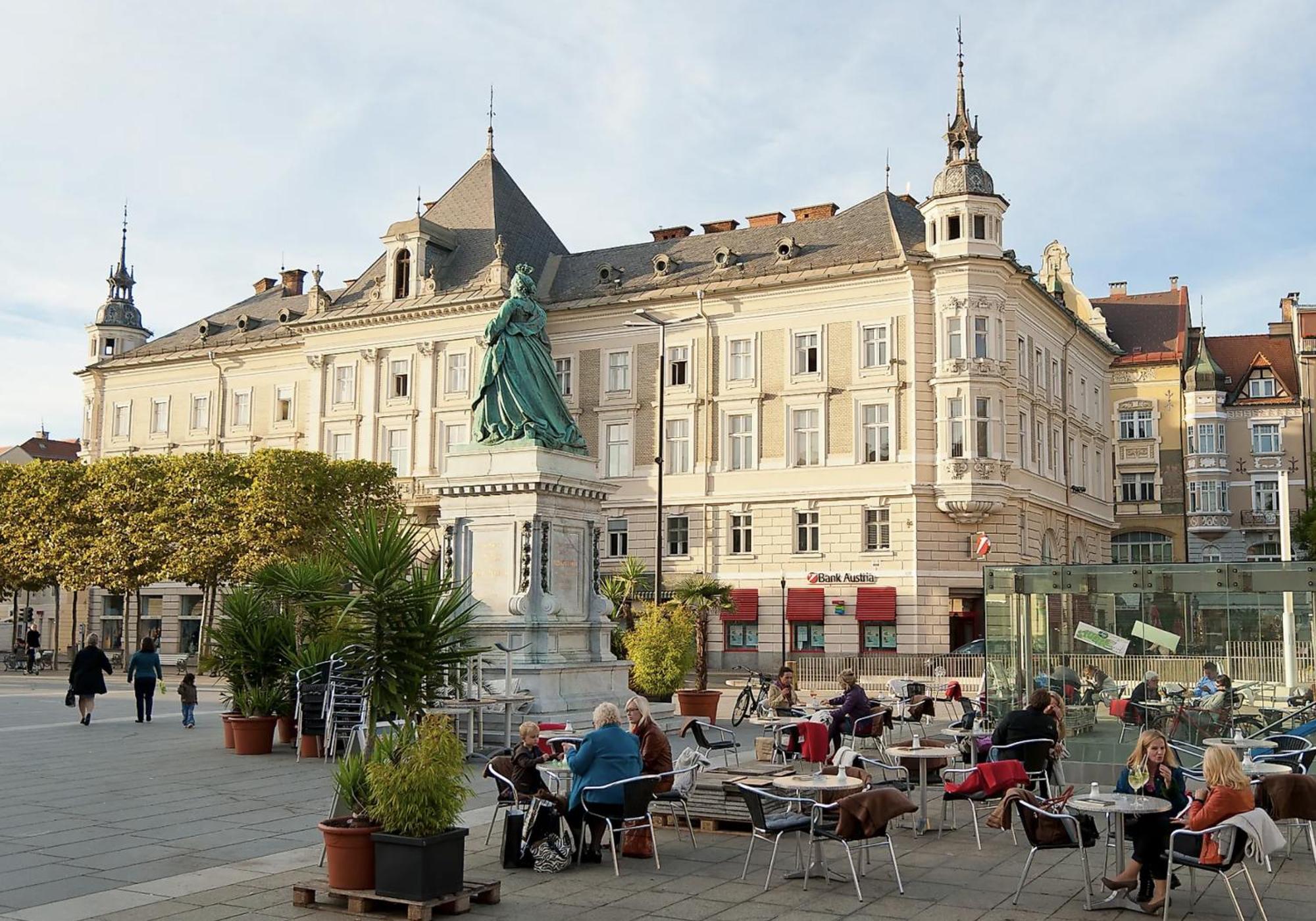 Cityhotel Am Domplatz Self-Checkin Klagenfurt am Woerthersee Exterior foto