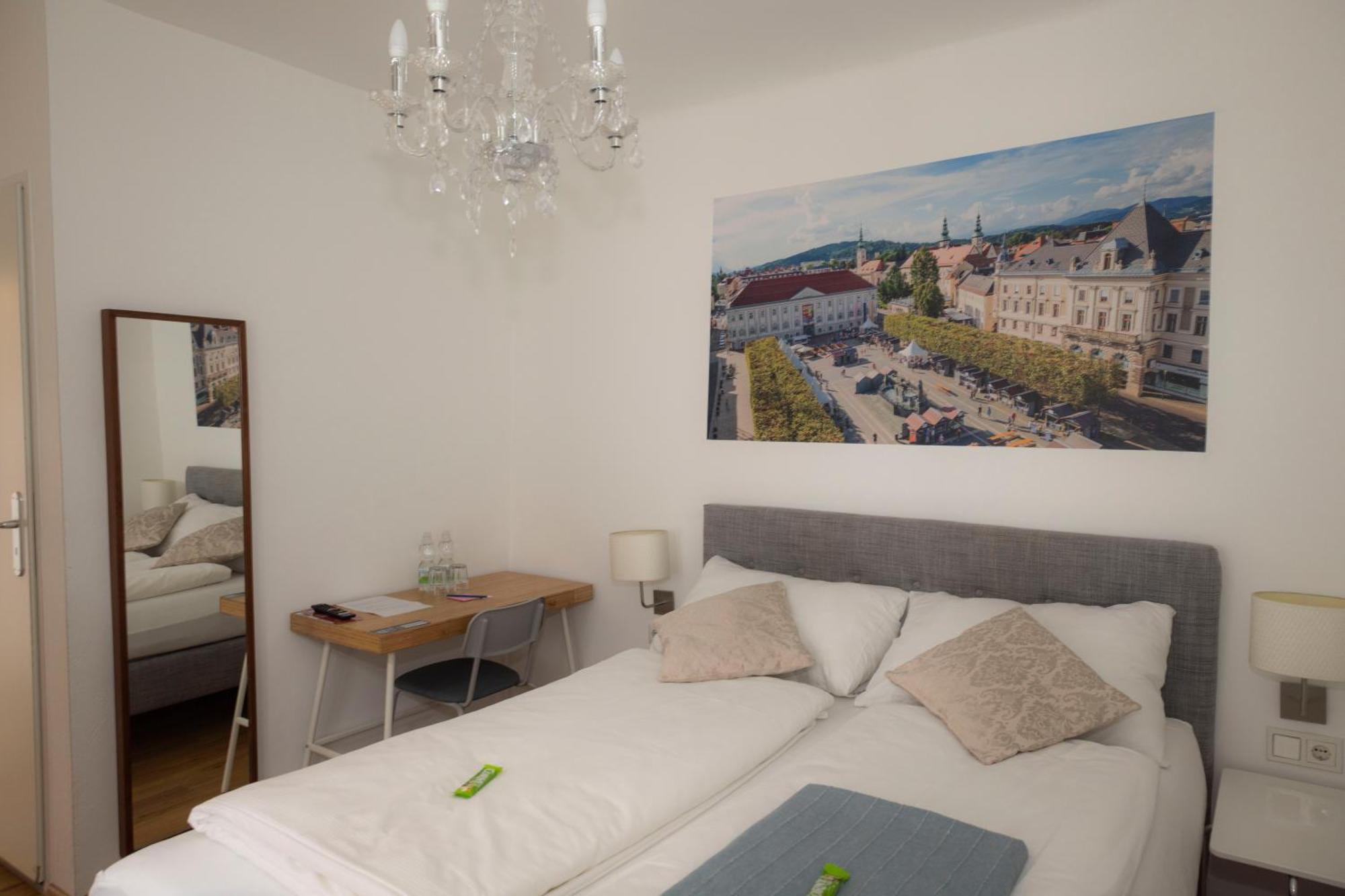Cityhotel Am Domplatz Self-Checkin Klagenfurt am Woerthersee Exterior foto